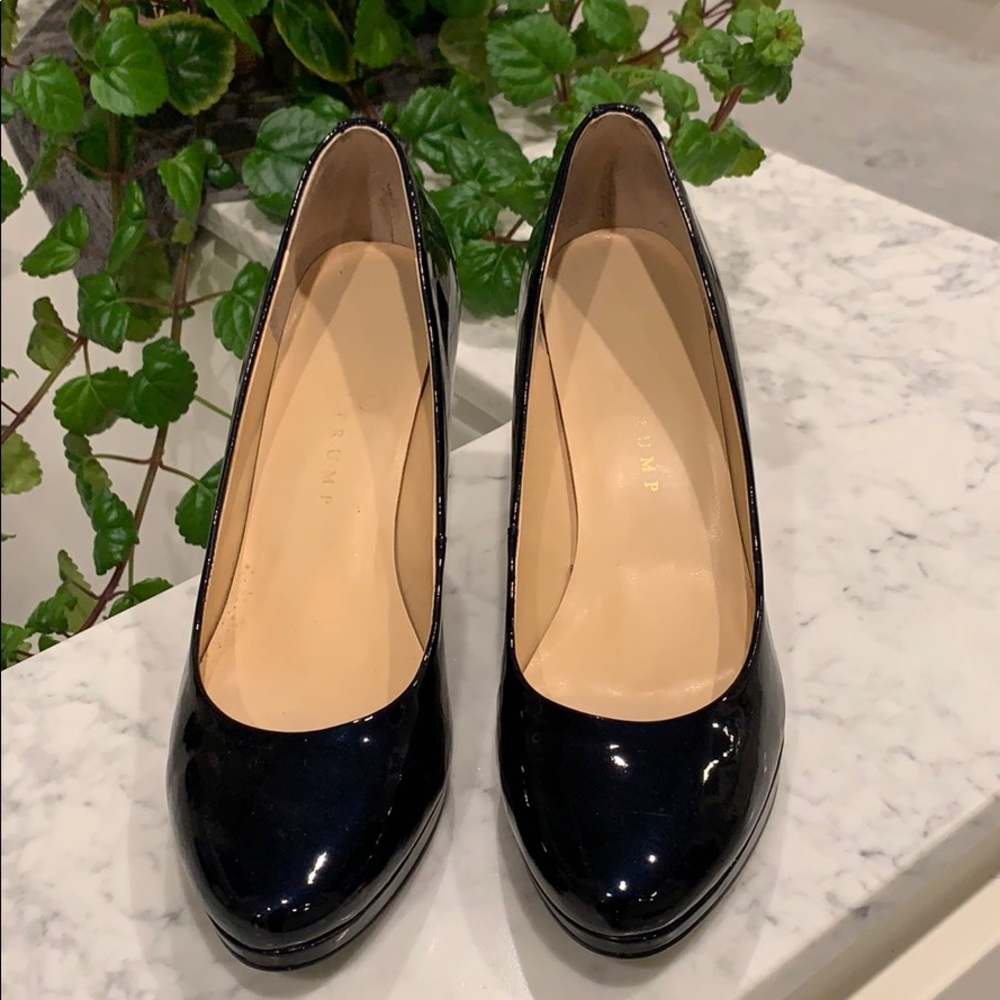 Ivanka Trump pumps.